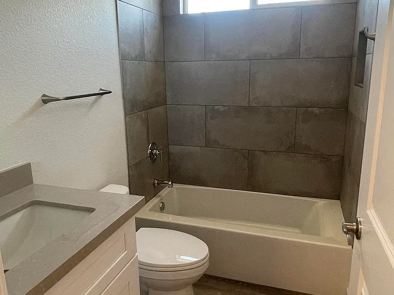 2920 E Michelle Dr — Photo 17