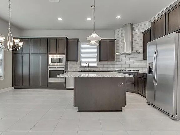 3rd image of 4655 Katherine Dr