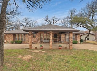 101 Timberlake Dr, Azle, TX 76020