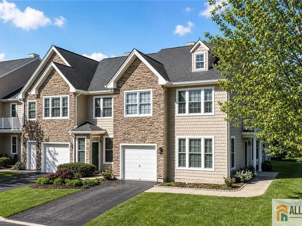 19 Amber Dr, Old Bridge, NJ 08857