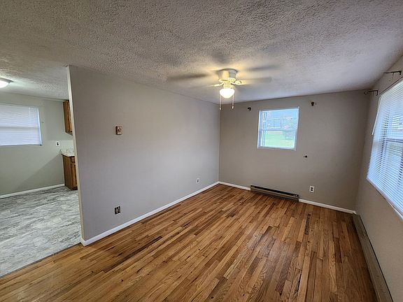 3rd image of 328 Westmoreland St