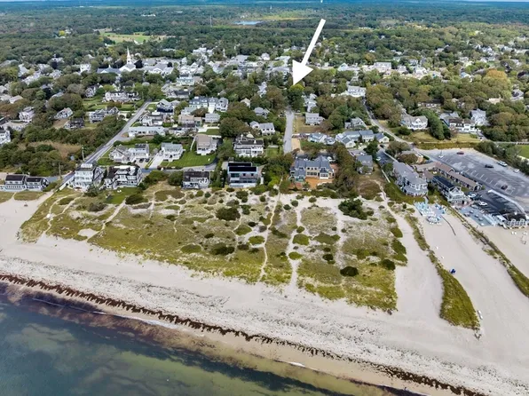 29 Braddock St, Harwich Pt, MA 02646