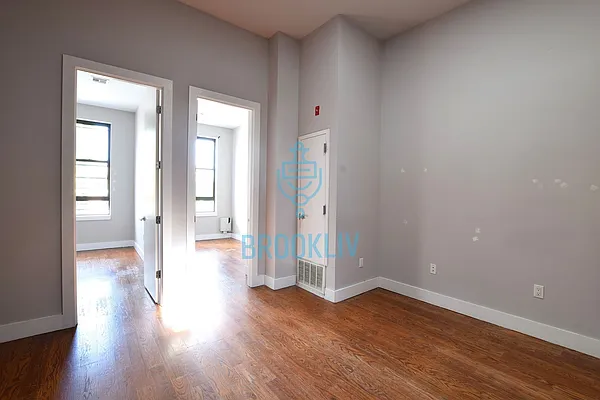 Rented by null | media 32