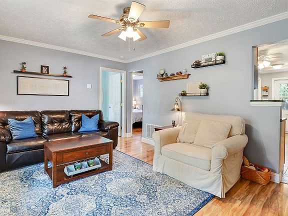 5th image of 362 Rosslyn Ave
