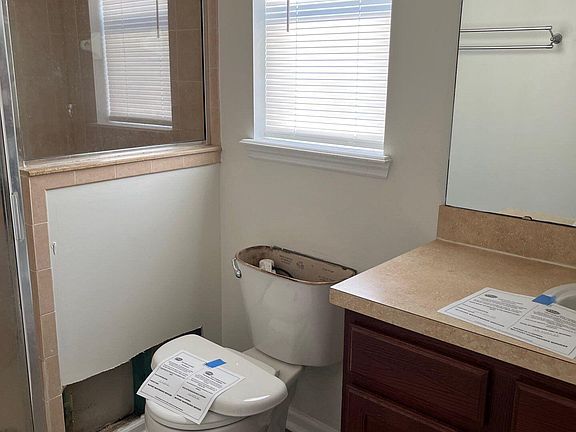 4th image of 594 INDEPENDENCE Drive