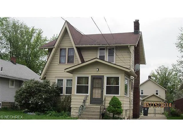 1840 Adelaide Blvd photo 1