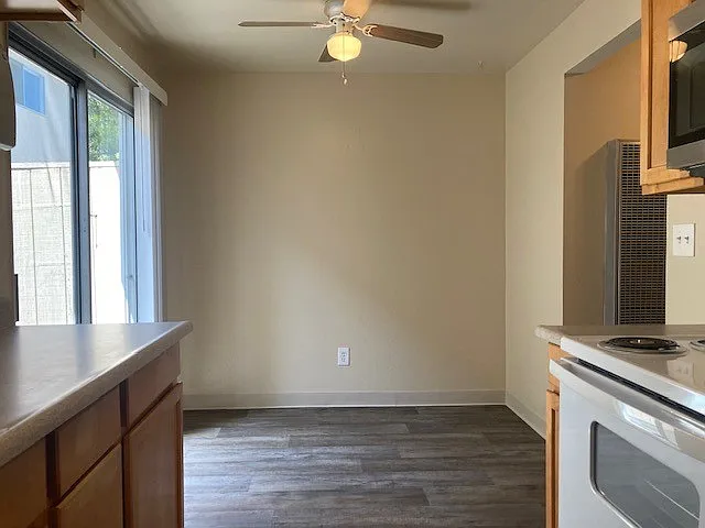 2 bed, 1.5 bath, 860 sqft, $2,295 — Photo 4