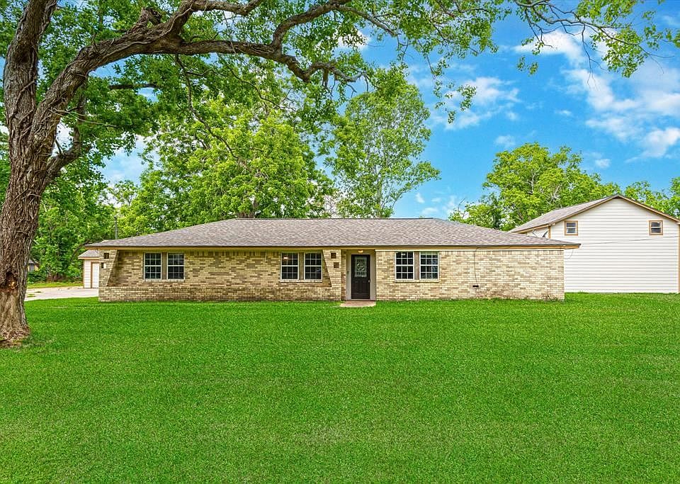 1st image of 205 Roark Ln