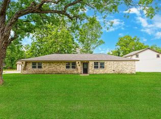 205 Roark Ln, Jones Creek, TX 77541