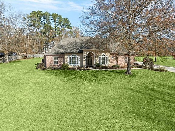 2nd image of 41251 Rue Chene