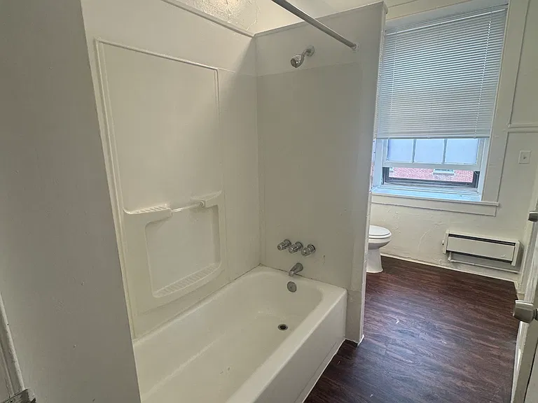 800 Cathedral St #4 — Photo 4