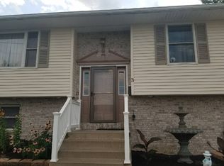 3 Maple St, Throop, PA 18512