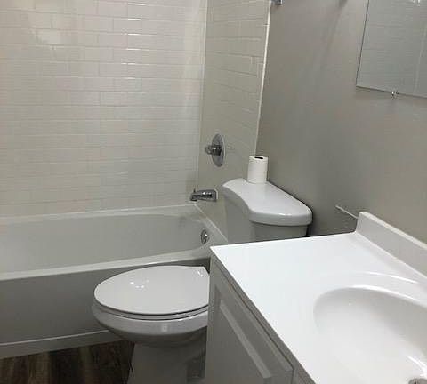 5th image of 3126 Astor Ave