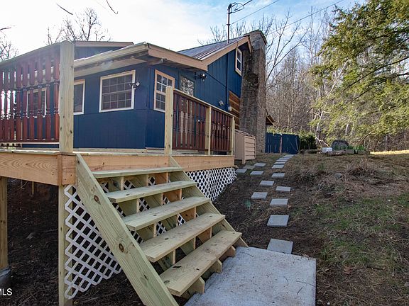 4th image of 331 Bear Cage Rd