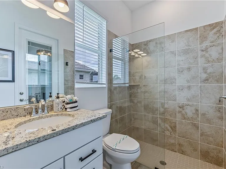 15977 Cranes Marsh Ct — Photo 20