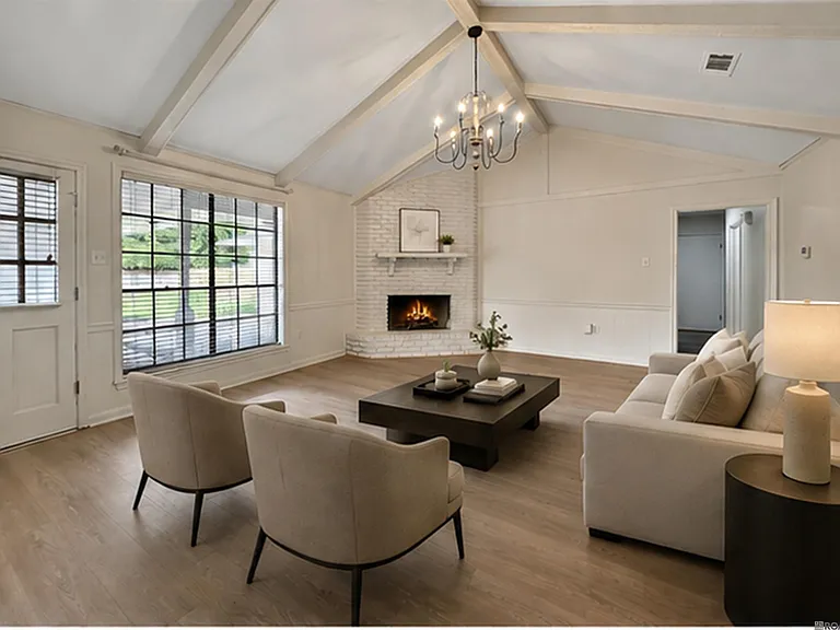 4941 Pine Hill Dr — Photo 3