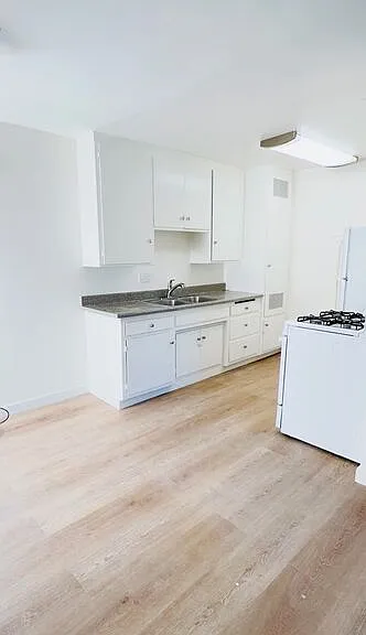 1034 S Ardmore Ave #7 — Photo 4