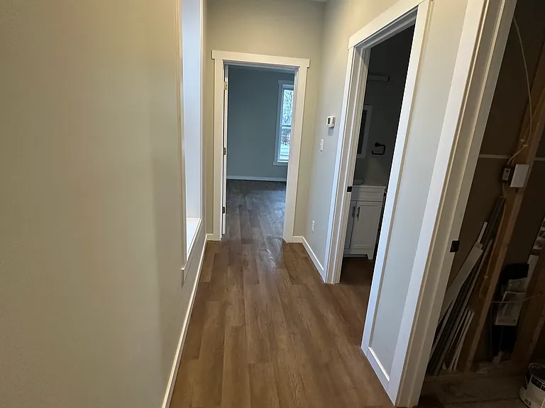 223 E Church St #B — Photo 9