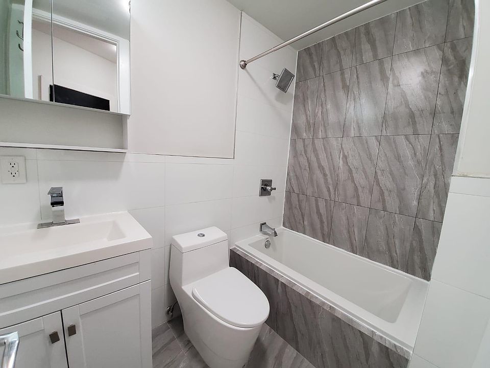 2nd image of 121 Sherman Pl #3G