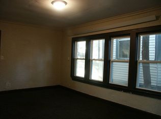 1221 N 26th St APT 3, Milwaukee, WI 53205
