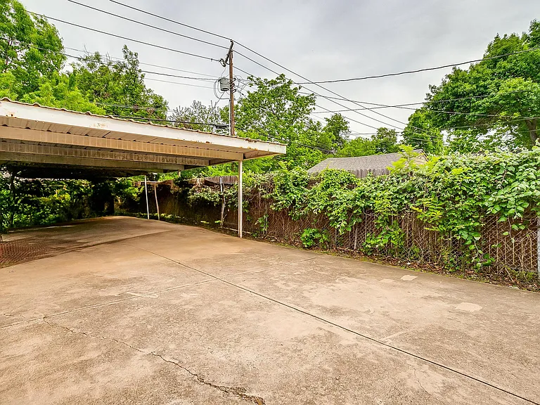 3217 Lubbock Ave #B — Photo 14