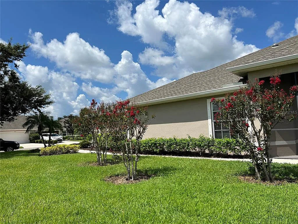 3 bed, 2.0 bath, 1477 sqft, $2,200 — Photo 4