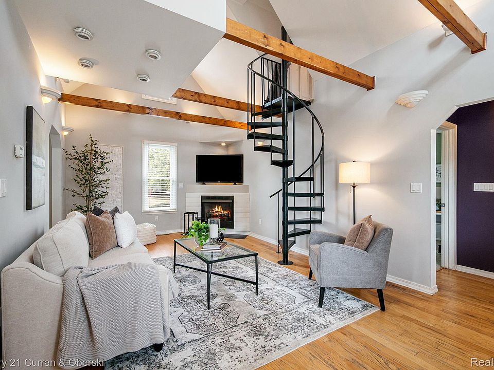 261 N Mill St, photo 10