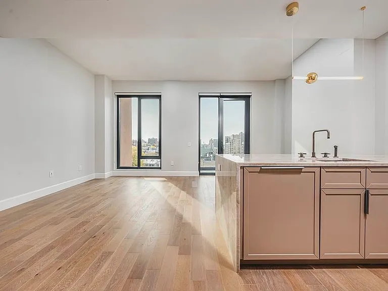 262 9th St #Penthouse 801 — Photo 2