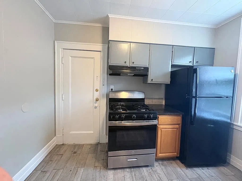 507 Norton Pkwy — Photo 1