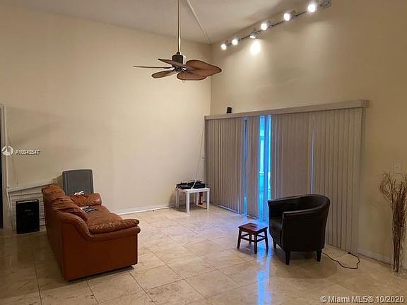 4th image of 2703 S Parkview Dr #2703