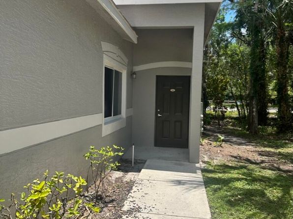 220 Crestwood Cir APT 106