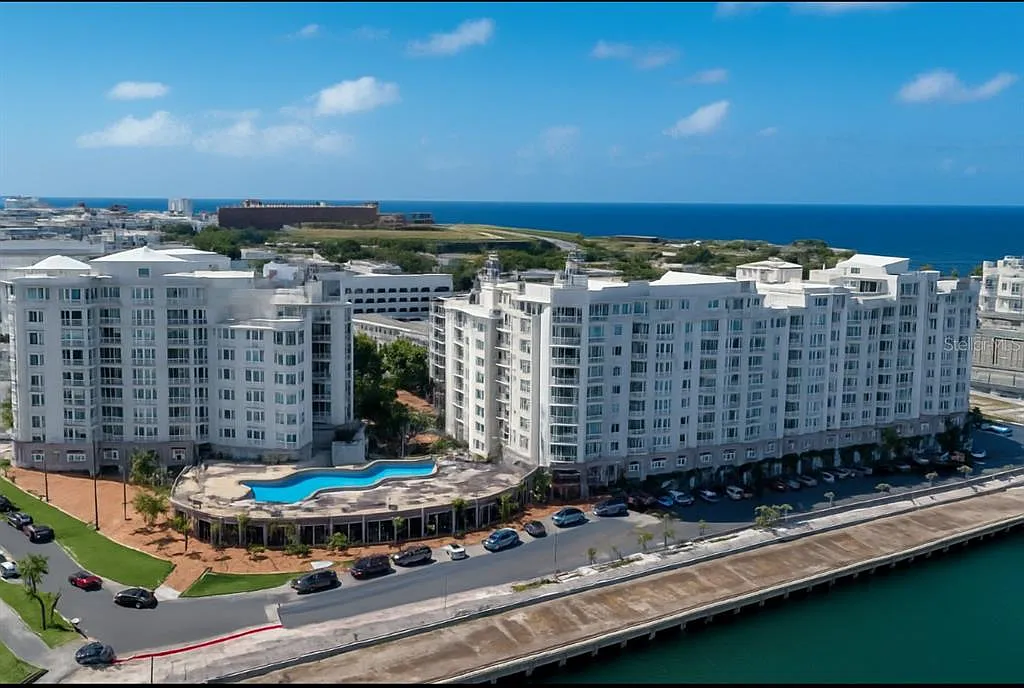 Building Photo - 100 Del Muelle #1301