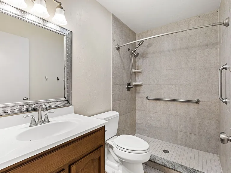 2620 NW 48th Pl — Photo 15