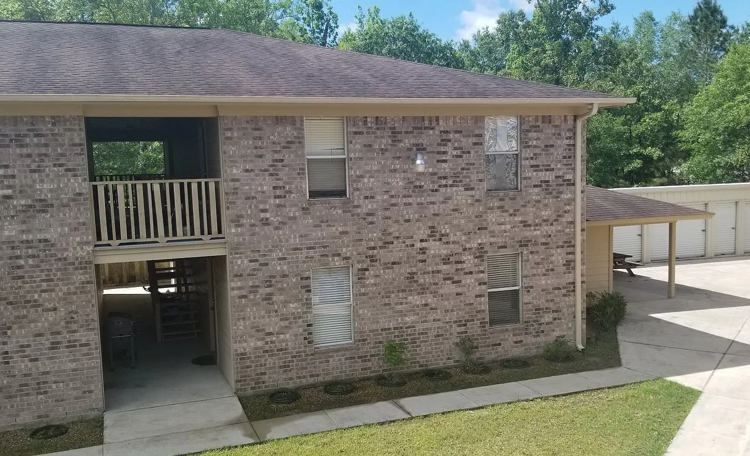 EAGLE CREST APARTMENTS — Photo 3
