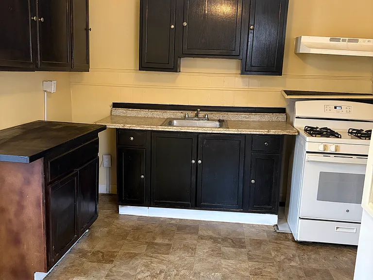 357 Huntley Rd — Photo 3