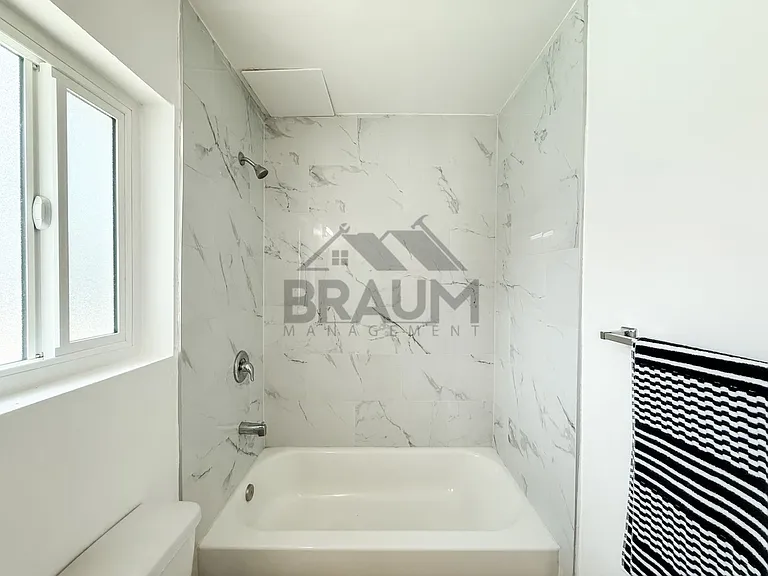 6336 TUJUNGA AVENUE — Photo 4