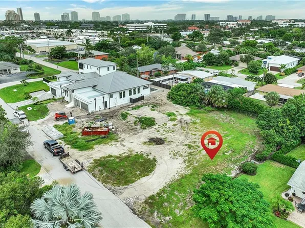 1081 Morningside DR, NAPLES, FL 34103