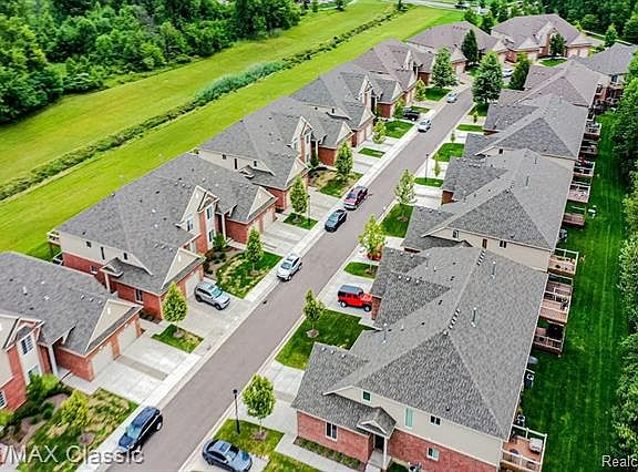 2nd image of 29496 Woodpark Cir #93