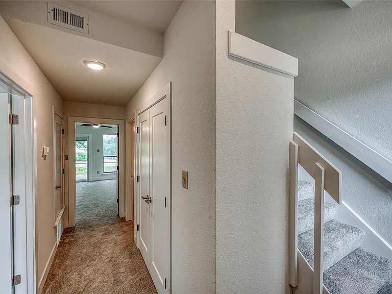 901 Cheyenne #C — Photo 24