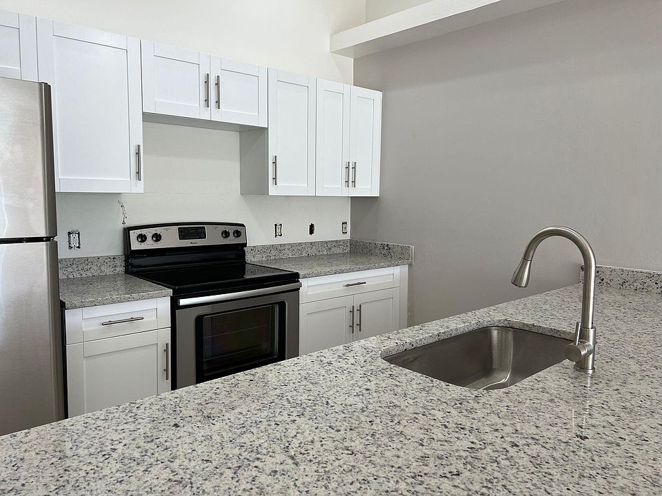 1st image of 1002 SE 9th Ct