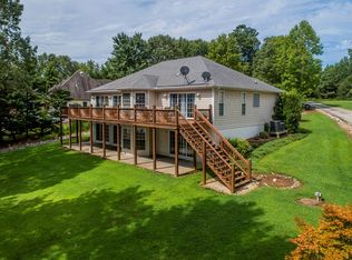 190 N Robinson Dr, Macon, NC 27551