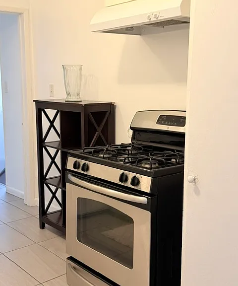 14811 Vanowen St #3 — Photo 8