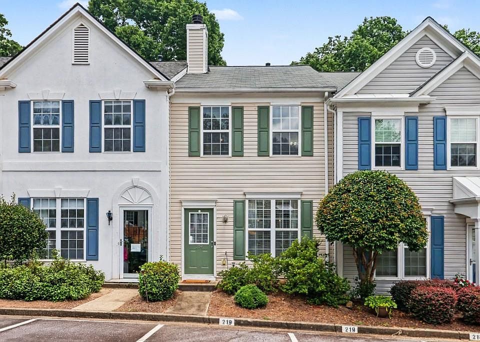 1st image of 219 Buckland Dr