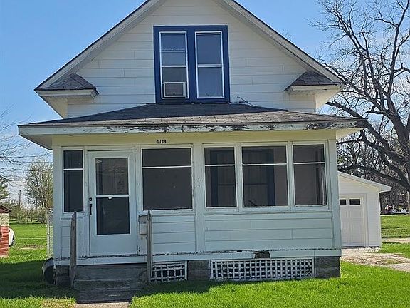 2nd image of 1709 Iowa St