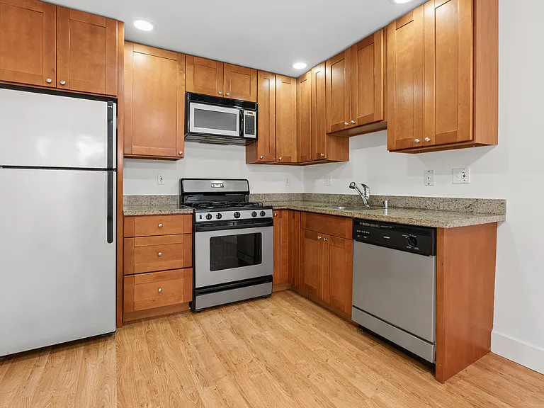 55 Manchester St #6 — Photo 4