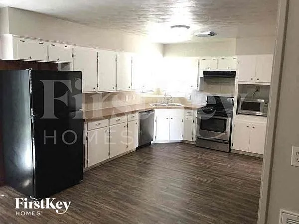 3105 McKinney Dr — Photo 5