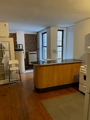 Rented by R New York | media 9