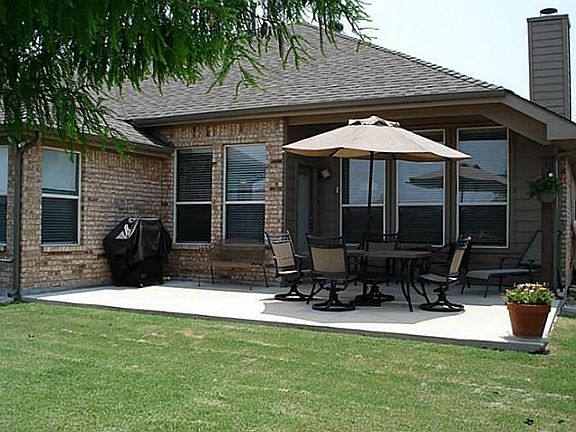2nd image of 1324 Tidwell Ln