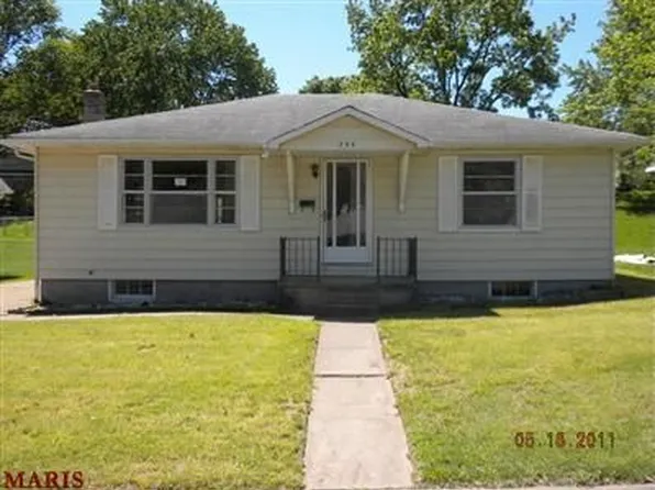 704 W 7th St, Washington, MO 63090