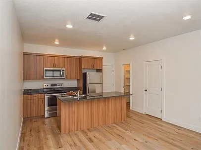 220 N Spring Creek Pkwy #6 — Photo 4
